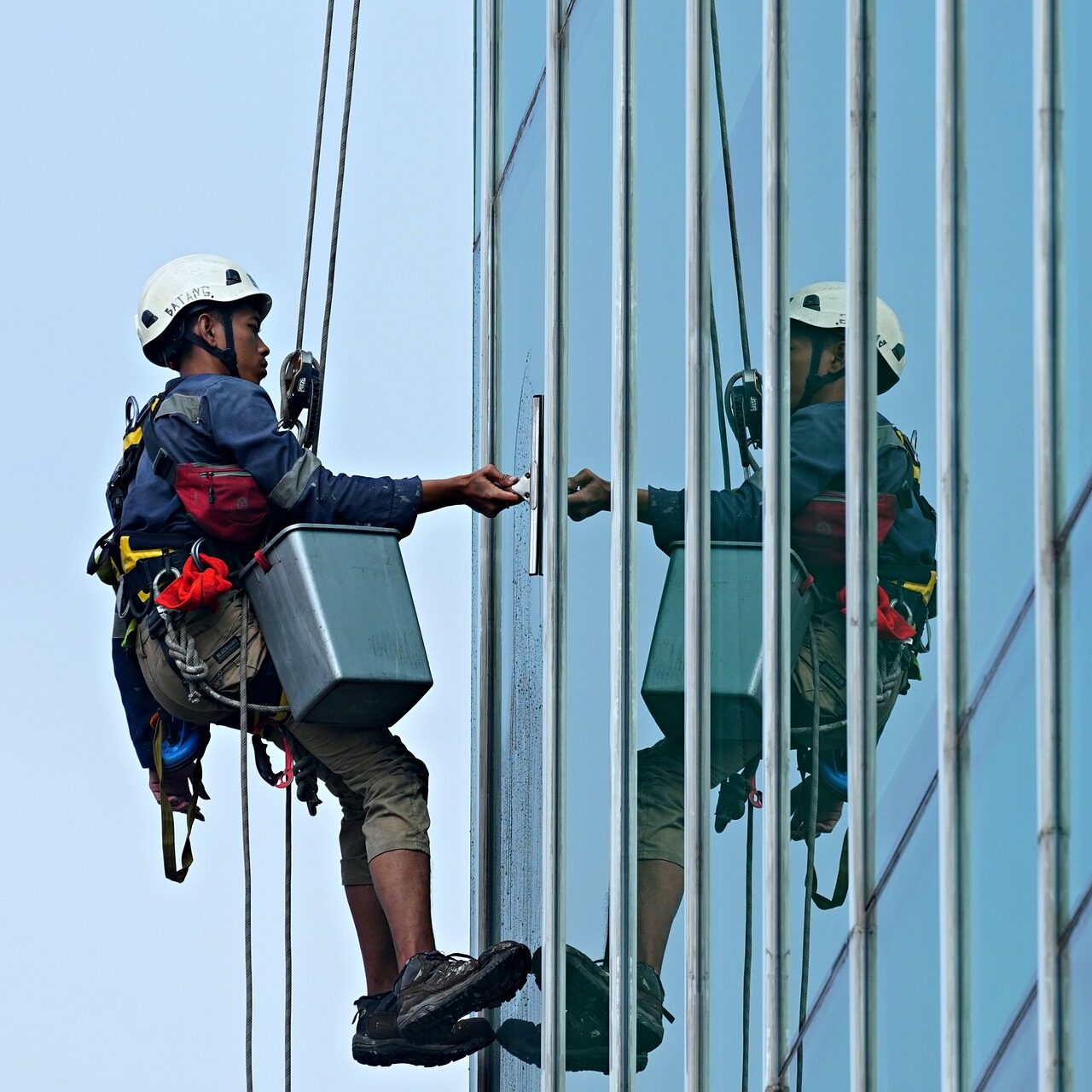 glass-cleaner-8788036_1920